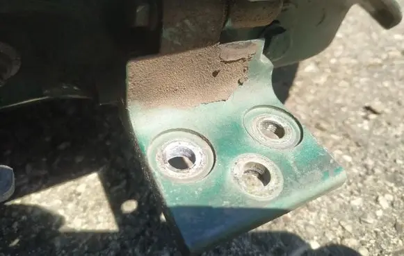 Peugeot Partner Front door upper hinge