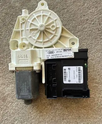Audi A3 S3 8P Front door window regulator motor 8P0959801H S006060013C 63273
