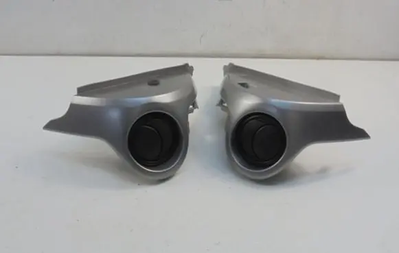 Mazda 2 Dash center air vent grill D65164961