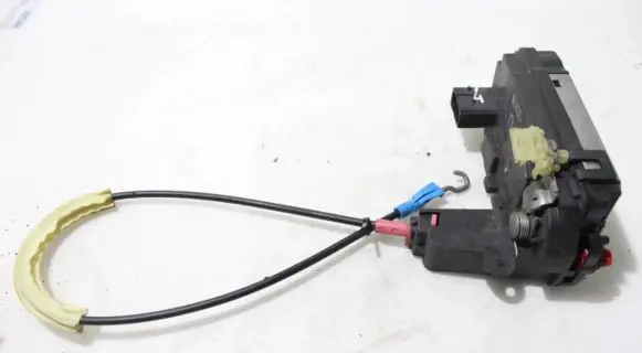 Opel Zafira B Rear door lock