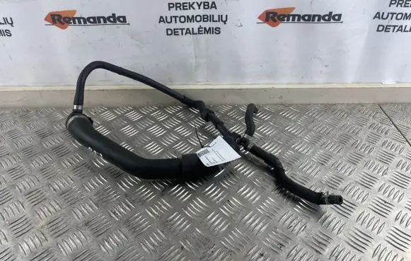 Volkswagen PASSAT B8 Engine coolant pipe/hose 3Q0122101D