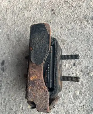 Iveco Daily 4th gen Engine mount bracket