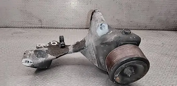 Nissan Note (E12) Generator/alternator bracket 