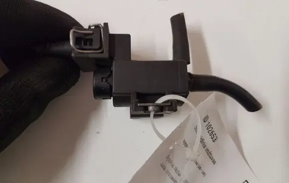 Toyota Avensis T250 Turbo solenoid valve 258600R010 72828606
