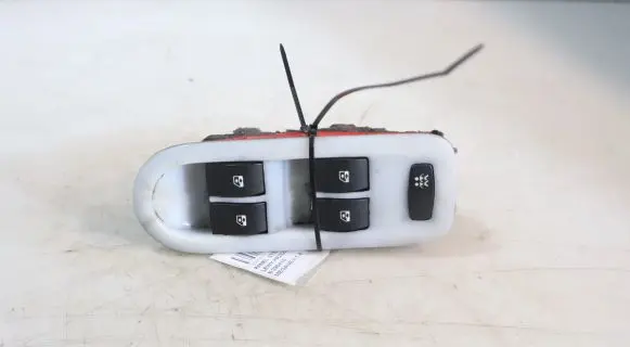 Renault Megane II Electric window control switch