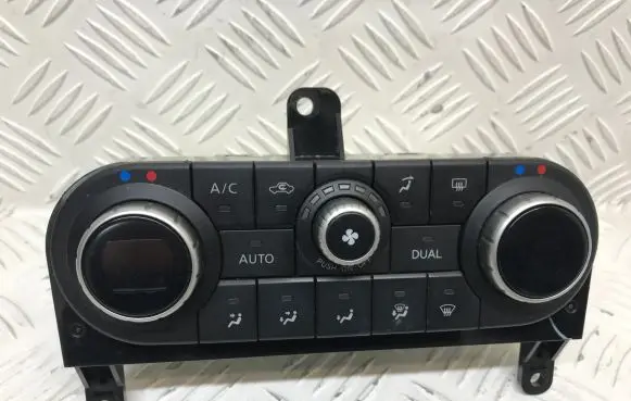 Nissan Qashqai+2 Climate control unit 27500BR47B