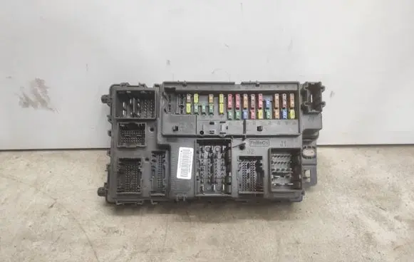 Ford Explorer V Fuse box set DG9T14B476 JU5T15604
