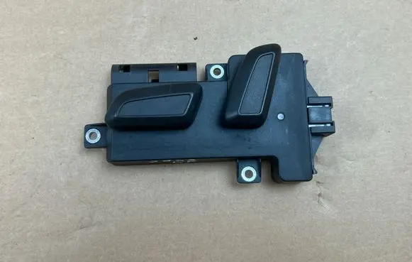 Volkswagen PASSAT CC Seat control switch 8K0959747