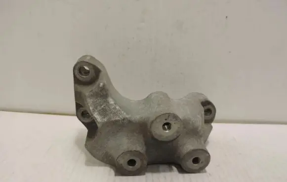 Opel Astra J Gearbox mounting bracket 13324497