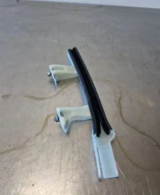 Opel Corsa F Rear door windshield rail 9823208180