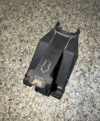 BMW 5 E34 Radiator mount bracket 1709332