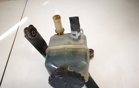 Lexus RX 300 Power steering fluid tank/reservoir