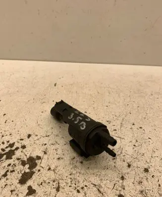 Mercedes-Benz CLS C219 Valve vacuum 0025401497 48B43625B00