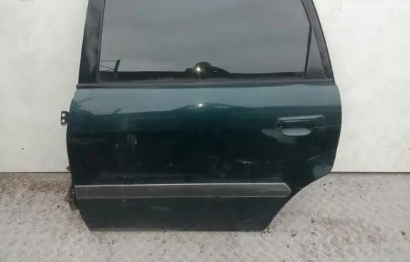 Mitsubishi Space Wagon Rear door