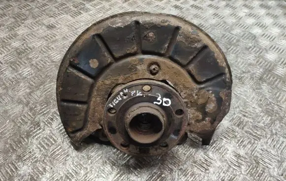 Volkswagen Tiguan Front wheel hub