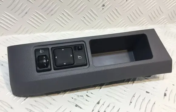 Nissan Micra Mirror switch trim 68485AX700