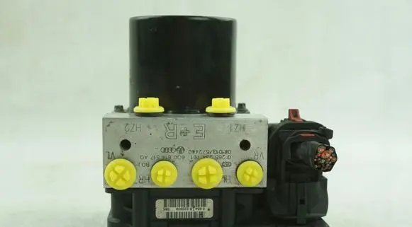 Volkswagen Polo IV 9N3 ABS Pump 6Q0614517AQ 6Q0907379BH