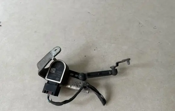 BMW 6 G32 Gran Turismo Rear air suspension level height sensor 2959574