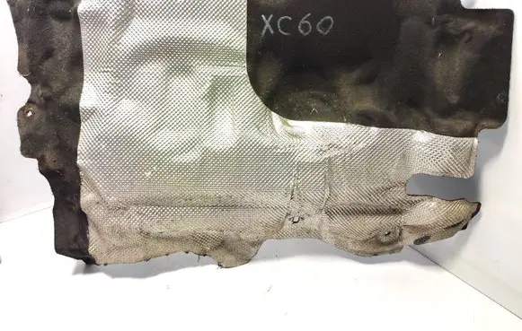 Volvo XC60 Heat shield in engine bay 