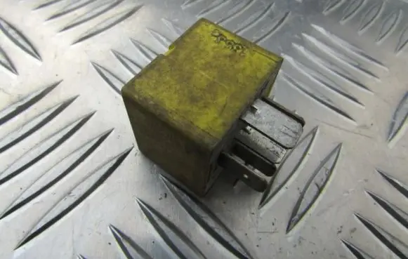 Renault Laguna I Other relay 7700844253