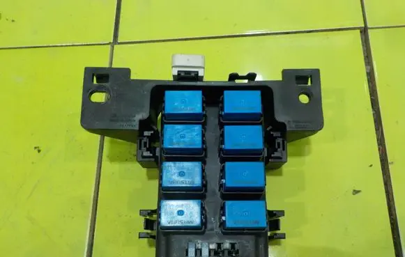 Subaru B9 Tribeca Fuse box set BEZPIECZNIKOW 14AB149