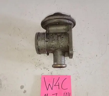 BMW 3 E46 EGR valve 89713654
