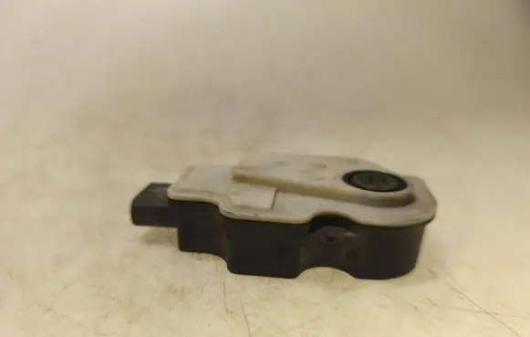 Subaru Outback (BT) Radiator active air flap actuator A24041203212 TB11601B 132288800030