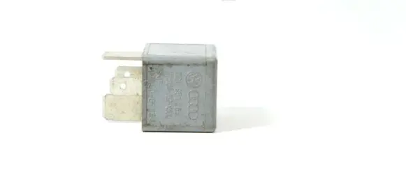 Audi A4 S4 B5 8D Other relay 8D0951253
