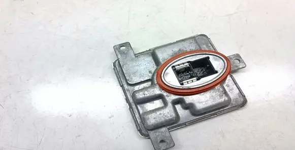 BMW 1 F20 F21 Headlight ballast module Xenon 7318327