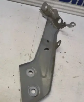 Renault Megane IV Fender mounting bracket 631468423R 2317