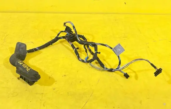 BMW 1 E81 E87 EUR ISO radio connector 