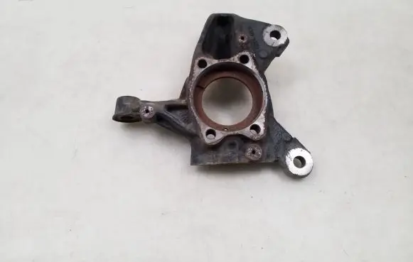 Front wheel hub spindle knuckle