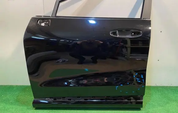Ford Puma Front door