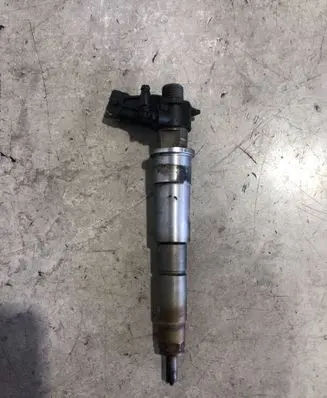 Nissan Qashqai+2 Fuel injector 0445115084 H82828929 82828929