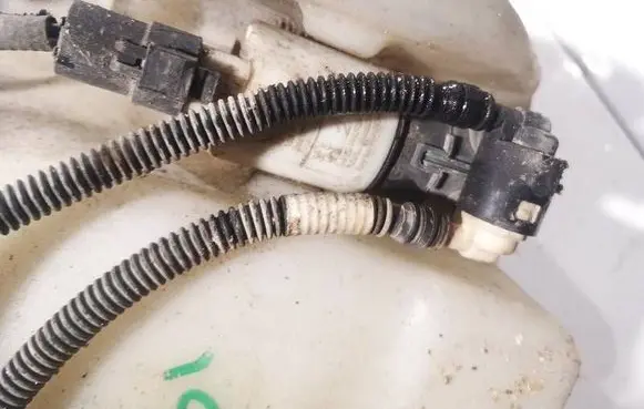 Citroen C8 Windscreen/windshield washer pump 9641553880