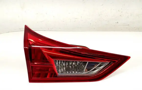 Toyota Auris E180 Tailgate rear/tail lights 02268