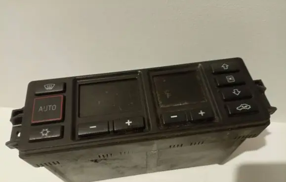 Audi A4 S4 B5 8D Climate control unit 8L0820043B 5HB00760800