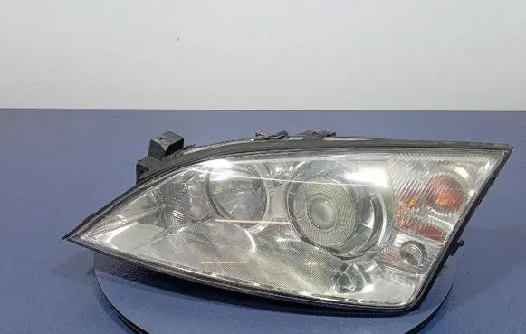 Ford Mondeo Mk III Headlight/headlamp 1S71-13006-CK