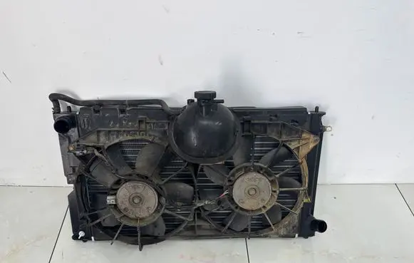 Toyota Corolla Verso E121 Radiator set 122750