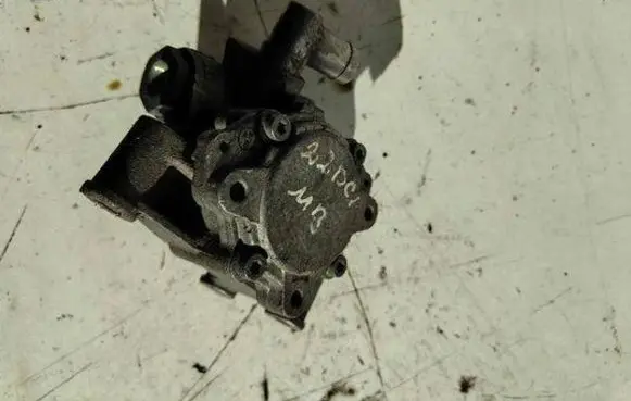 Mercedes-Benz E W210 Power steering pump 2108430 0024668801