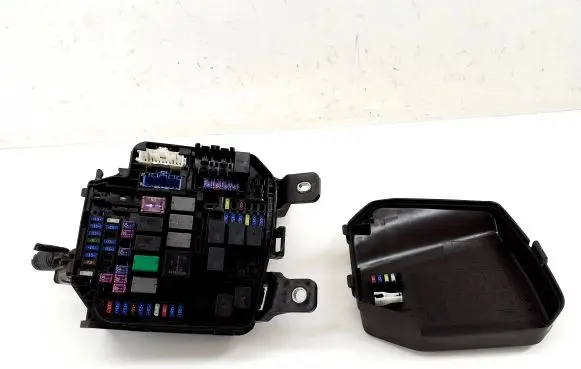 Mazda CX-30 Fuse box set BCKA66767 BCKA6676Y