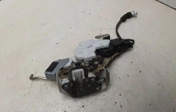 Suzuki Liana Rear door lock