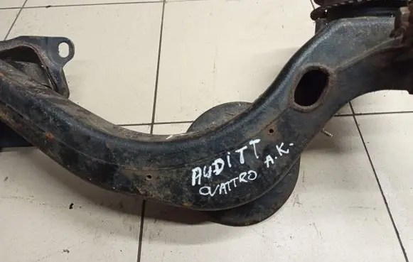 Audi TT Mk1 Rear wheel hub spindle/knuckle 1J0505227F
