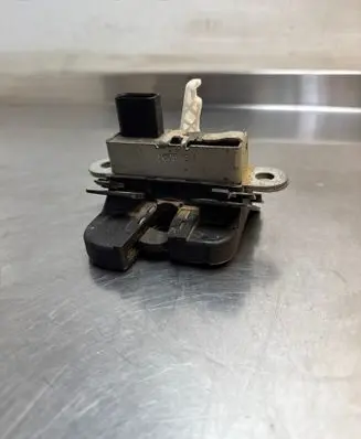Seat Altea XL Tailgate lock latch 5P8827505B