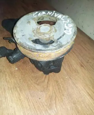 KIA Carnival Power steering pump
