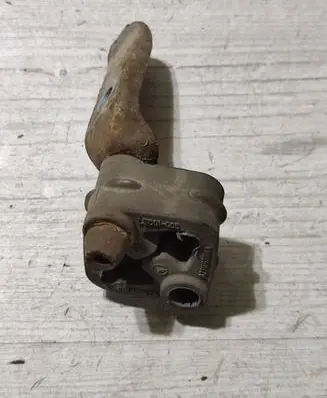 Mercedes-Benz GLA W156 X156 Muffler mount bracket/holder A2314920044