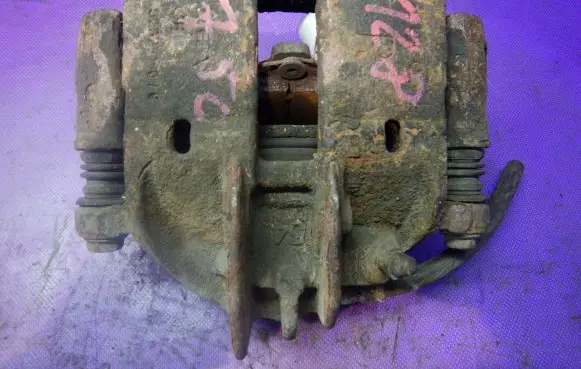 Mitsubishi Space Star Front brake caliper