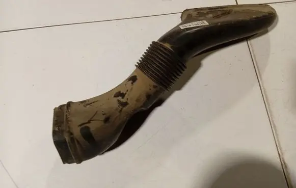 Volvo S60 Air intake hose/pipe 8638624