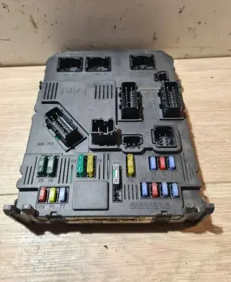 Peugeot 407 Comfort/convenience module 9655221080 S120104700 BSIS0200