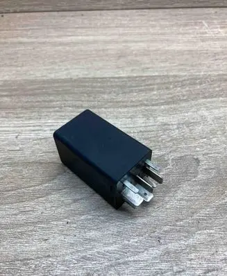 Audi A6 S6 C4 4A Other relay 4A0907045 05370300 368